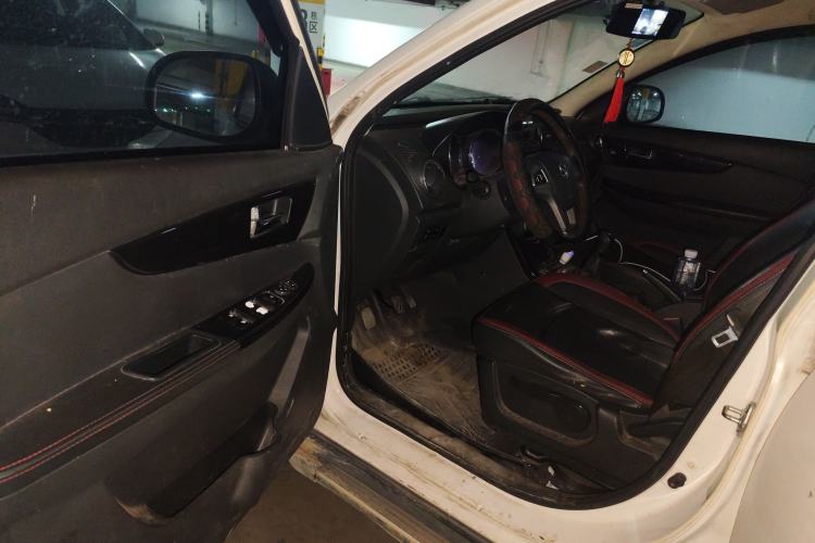 Used HYOSOW S3 2014 1.5L Comfort Version China IV Emission Standard Driver Seat