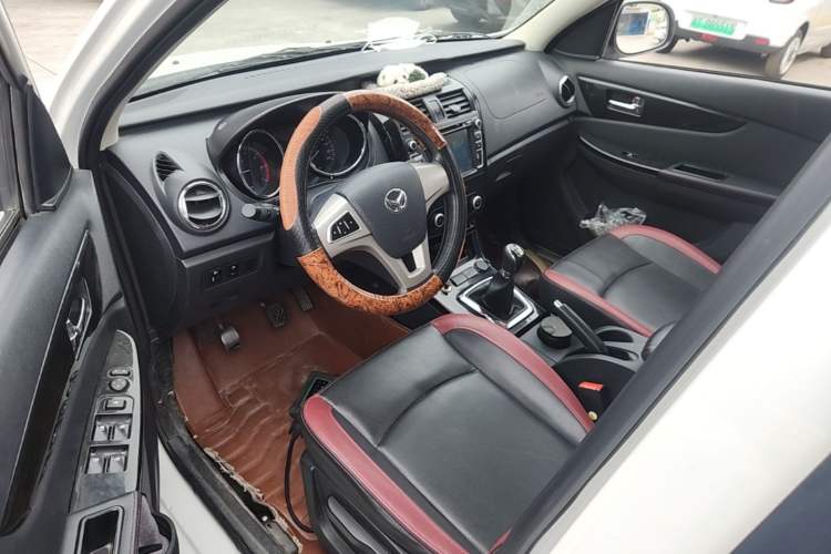 Used HYOSOW S3 2014 1.5L Luxury Version China IV Emission Standard Driver Seat