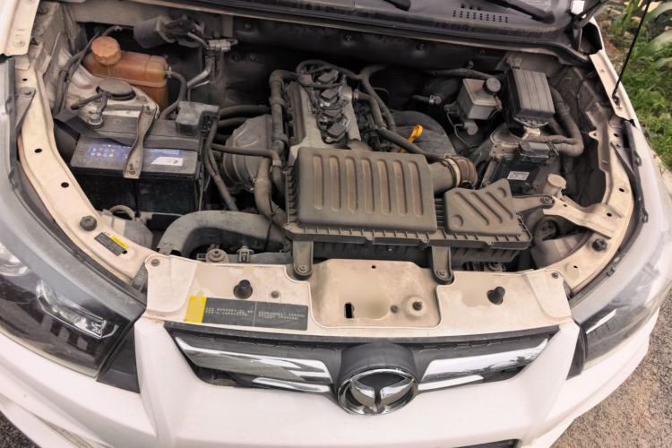 Used HYOSOW S3 2014 1.8L Prestige Version China IV Emission Standard Engine Bay