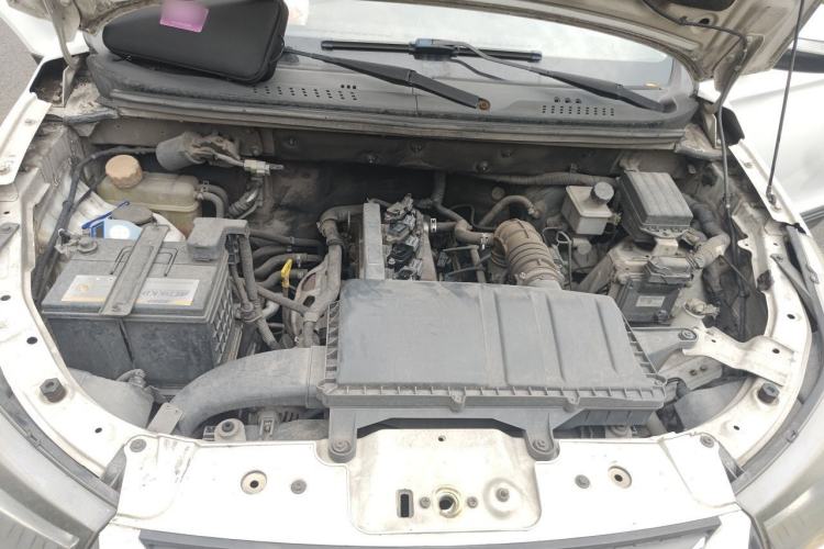 Used HYOSOW S3 2014 1.5L Luxury Version China IV Emission Standard Engine Bay