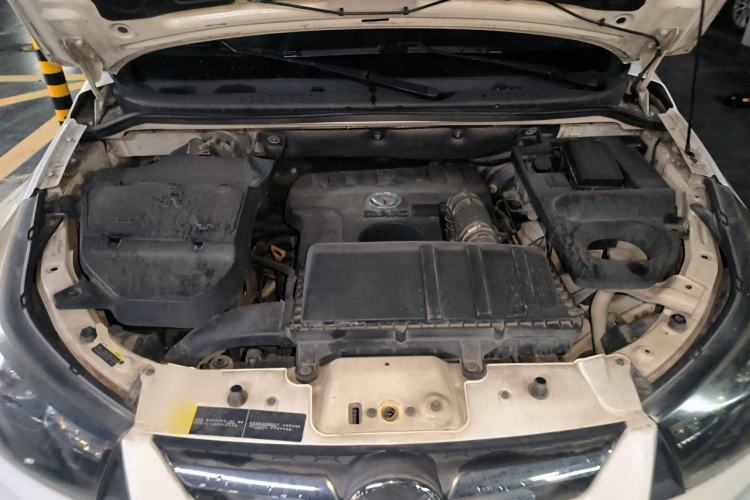 Used HYOSOW S3 2014 1.5L Luxury Version China IV Emission Standard Engine Bay
