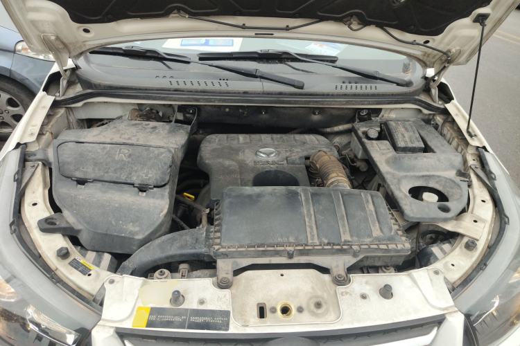 Used HYOSOW S3 2014 1.5L Luxury Version China IV Emission Standard Engine Bay