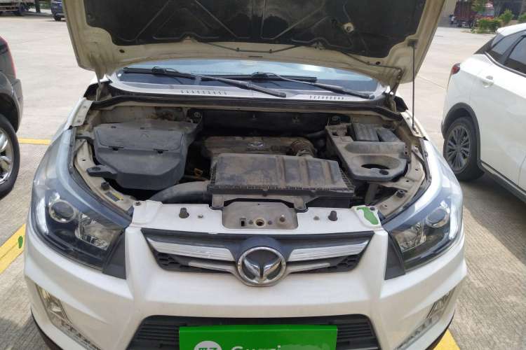 Used HYOSOW S3 2014 1.5L Luxury Version China IV Emission Standard Engine Bay