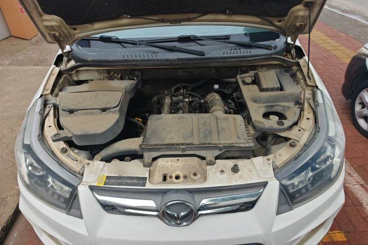 Used HYOSOW S3 2014 1.5L Comfort Version China IV Emission Standard Engine Bay