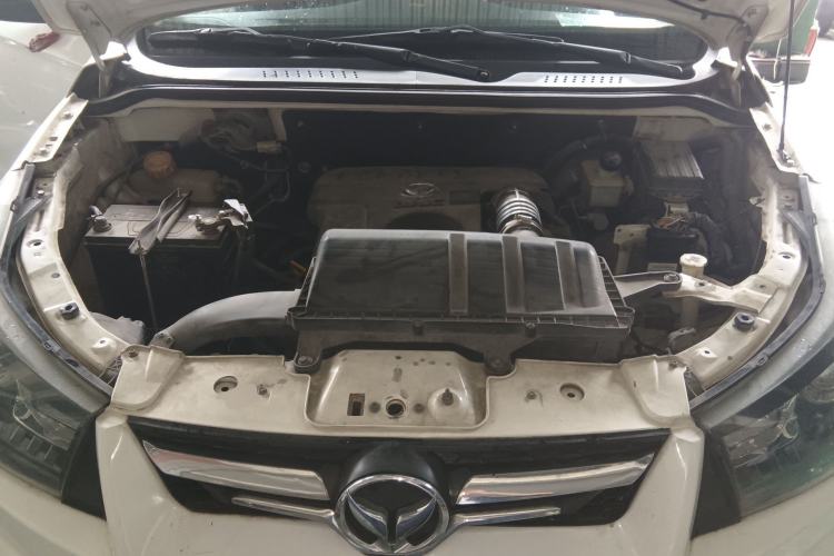 Used HYOSOW S3 2014 1.5L Comfort Version China IV Emission Standard Engine Bay