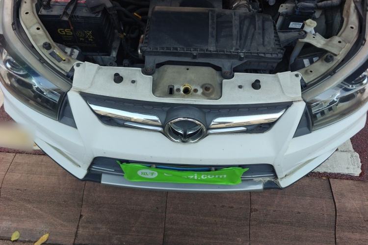 Used HYOSOW S3 2014 1.5L Comfort Version China IV Emission Standard Engine Bay