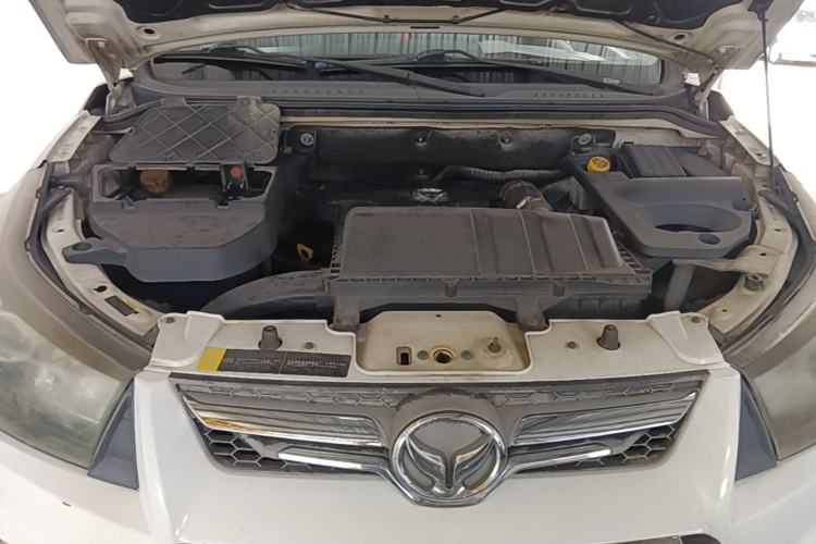 Used HYOSOW S3 2014 1.5L Luxury Version China IV Emission Standard Engine Bay