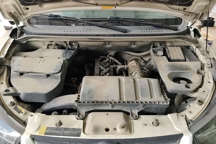 Used HYOSOW S3 2014 1.5L Comfort Version China IV Emission Standard Engine Bay