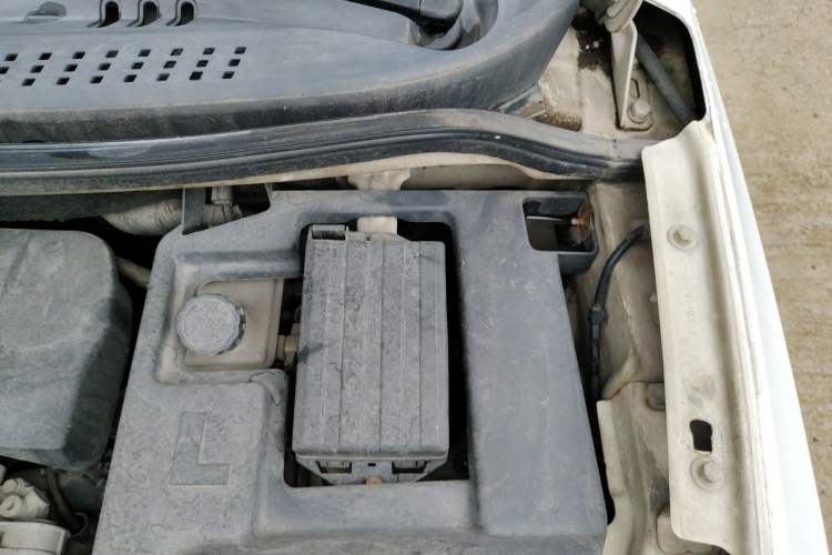 Used HYOSOW S3 2014 1.5L Comfort Version China IV Emission Standard Engine Bay Left
