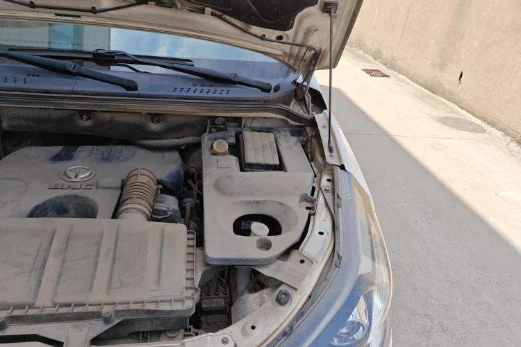 Used HYOSOW S3 2014 1.5L Luxury Version China IV Emission Standard Engine Bay Left