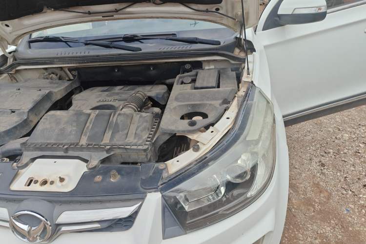 Used HYOSOW S3 2014 1.5L Comfort Version China IV Emission Standard Engine Bay Left