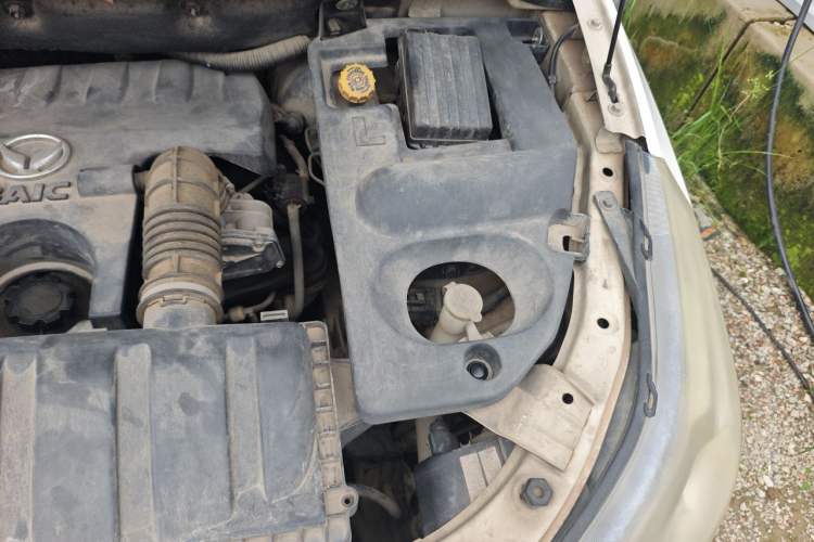 Used HYOSOW S3 2014 1.5L Luxury Version China IV Emission Standard Engine Bay Left
