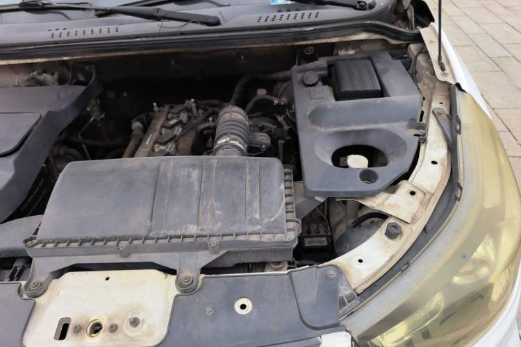 Used HYOSOW S3 2014 1.5L Comfort Version China IV Emission Standard Engine Bay Left