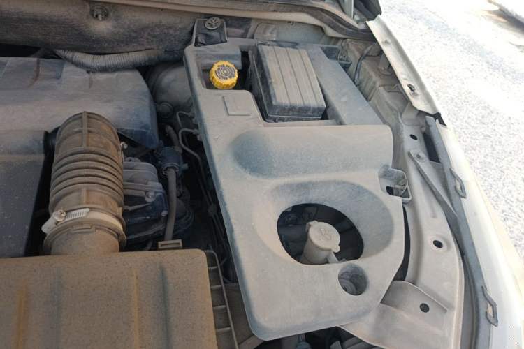 Used HYOSOW S3 2014 1.5L Luxury Version China IV Emission Standard Engine Bay Left