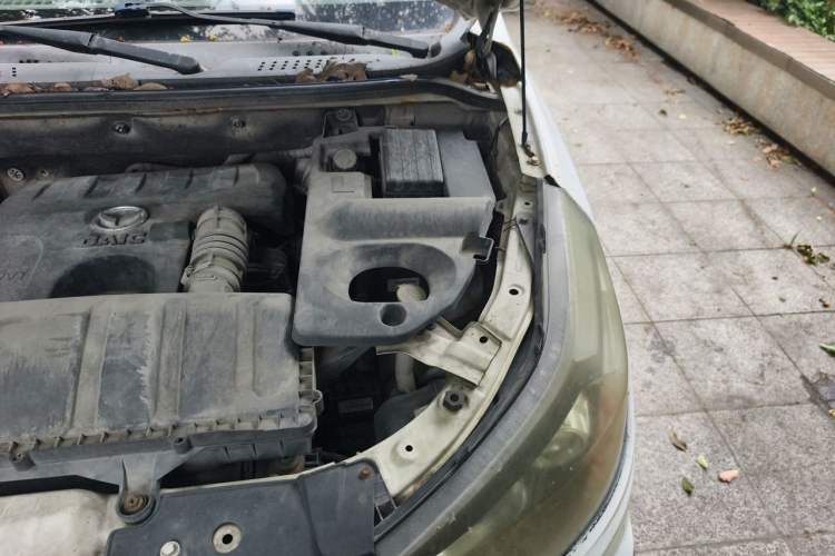 Used HYOSOW S3 2014 1.5L Comfort Version China IV Emission Standard Engine Bay Left