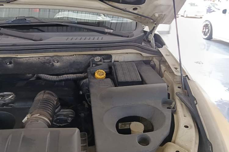 Used HYOSOW S3 2014 1.5L Luxury Version China IV Emission Standard Engine Bay Left