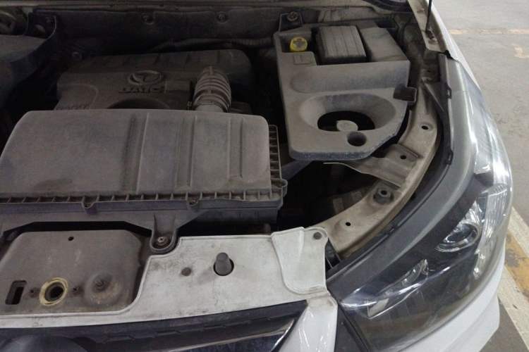 Used HYOSOW S3 2014 1.5L Luxury Version China IV Emission Standard Engine Bay Left