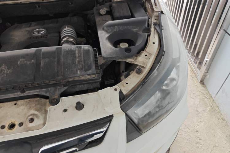 Used HYOSOW S3 2014 1.5L Comfort Version China IV Emission Standard Engine Bay Left