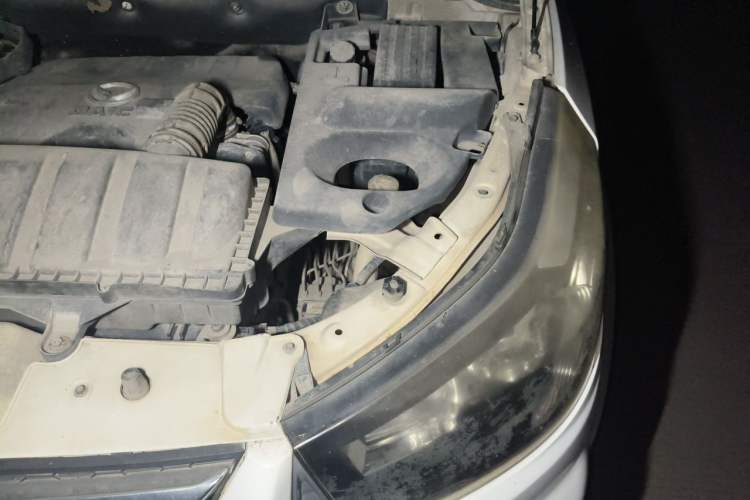 Used HYOSOW S3 2014 1.5L Luxury Version China IV Emission Standard Engine Bay Left