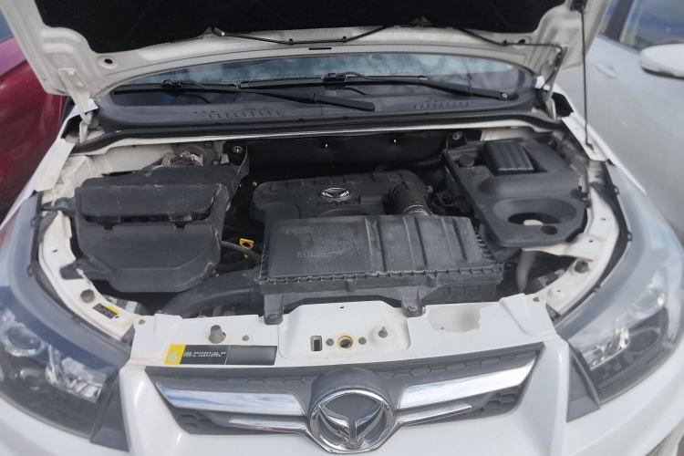 Used HYOSOW S3 2014 1.5L Luxury Version China IV Emission Standard Engine Bay