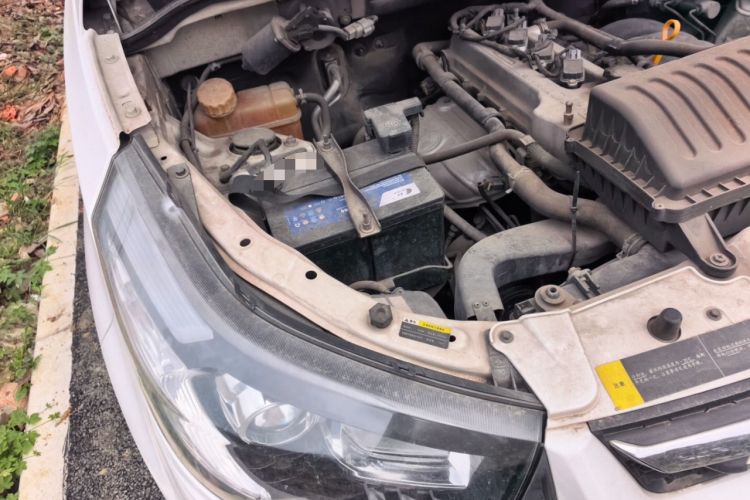 Used HYOSOW S3 2014 1.8L Prestige Version China IV Emission Standard Engine Bay Right