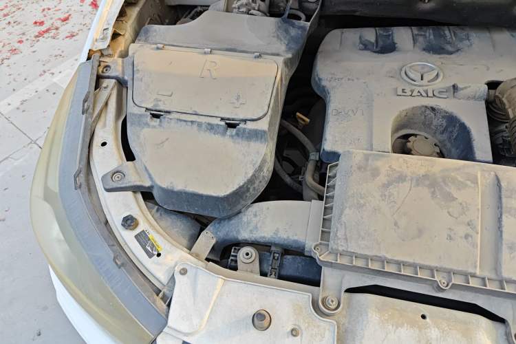 Used HYOSOW S3 2014 1.5L Luxury Version China IV Emission Standard Engine Bay Right