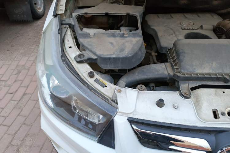 Used HYOSOW S3 2014 1.5L Comfort Version China IV Emission Standard Engine Bay Right