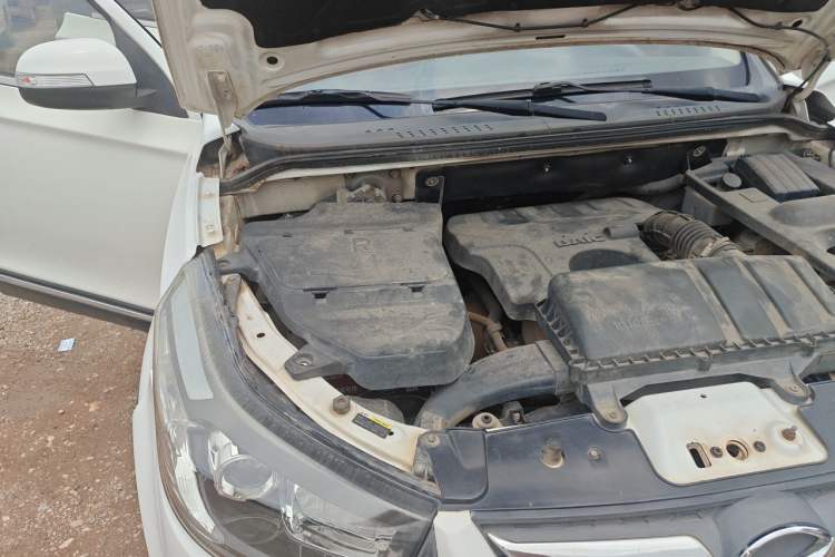 Used HYOSOW S3 2014 1.5L Comfort Version China IV Emission Standard Engine Bay Right