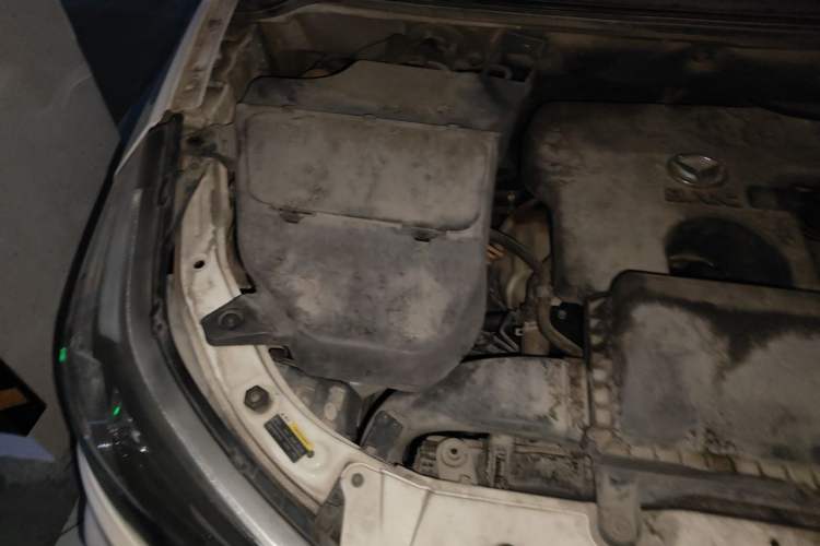 Used HYOSOW S3 2014 1.5L Comfort Version China IV Emission Standard Engine Bay Right