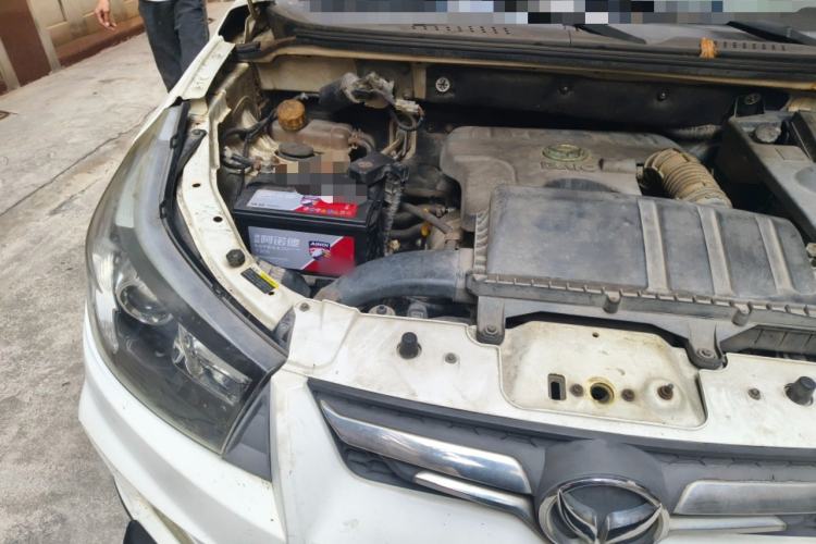 Used HYOSOW S3 2014 1.5L Comfort Version China IV Emission Standard Engine Bay Right