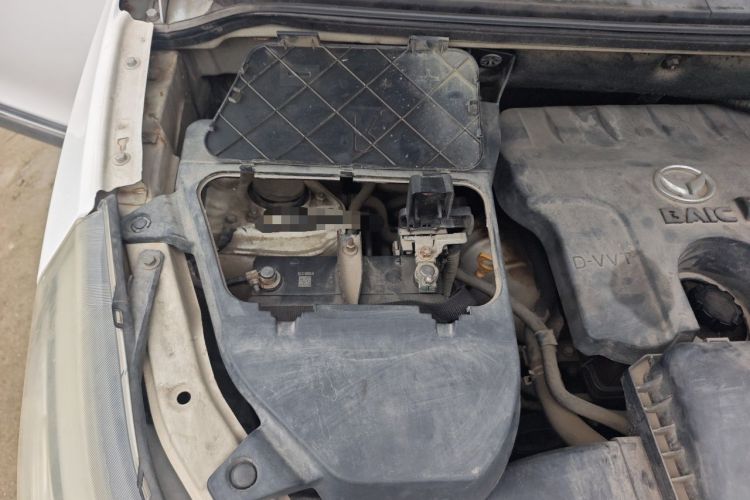 Used HYOSOW S3 2014 1.5L Luxury Version China IV Emission Standard Engine Bay Right