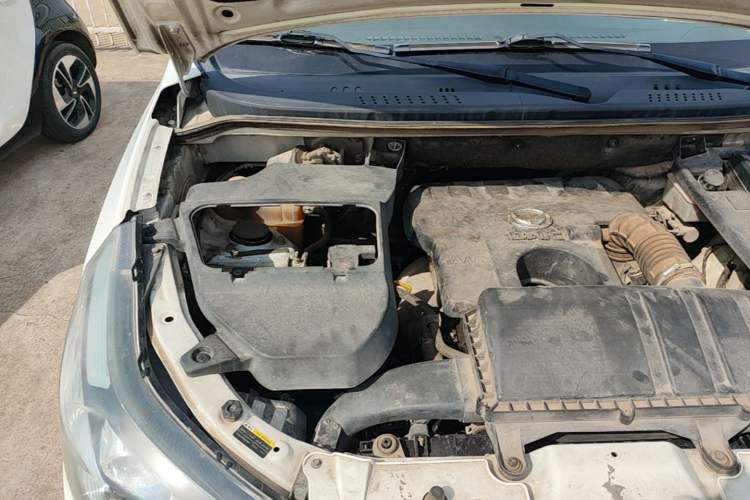 Used HYOSOW S3 2014 1.5L Luxury Version China IV Emission Standard Engine Bay Right