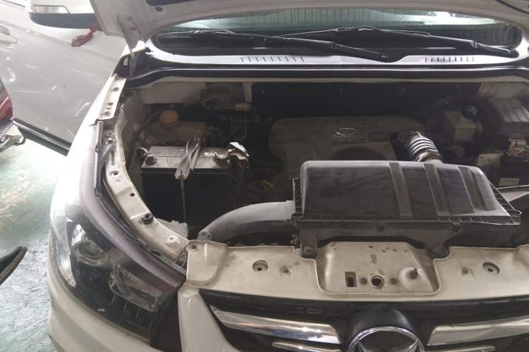 Used HYOSOW S3 2014 1.5L Comfort Version China IV Emission Standard Engine Bay Right