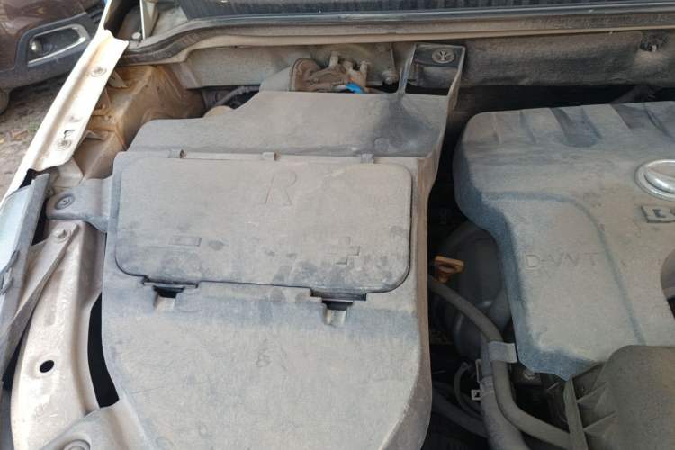 Used HYOSOW S3 2014 1.5L Luxury Version China IV Emission Standard Engine Bay Right