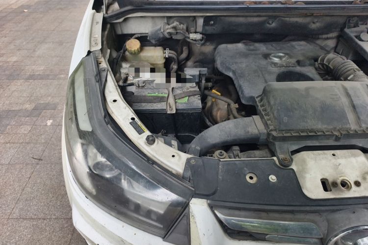 Used HYOSOW S3 2014 1.5L Comfort Version China IV Emission Standard Engine Bay Right