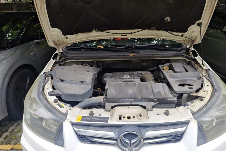 Used HYOSOW S3 2014 1.5L Luxury Version China IV Emission Standard Engine Bay Right