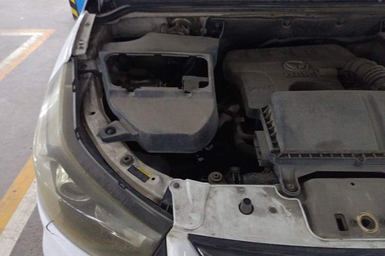 Used HYOSOW S3 2014 1.5L Luxury Version China IV Emission Standard Engine Bay Right