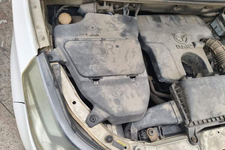 Used HYOSOW S3 2014 1.5L Luxury Version China IV Emission Standard Engine Bay Right