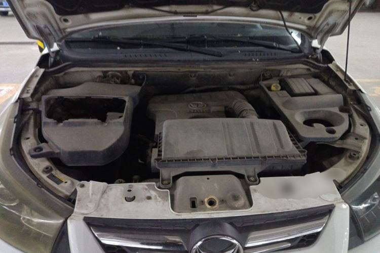 Used HYOSOW S3 2014 1.5L Luxury Version China IV Emission Standard Engine Bay