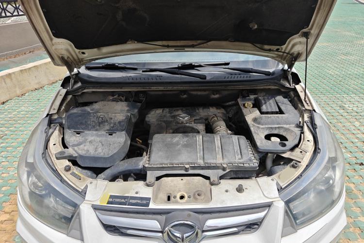 Used HYOSOW S3 2014 1.5L Comfort Version China IV Emission Standard Engine Bay