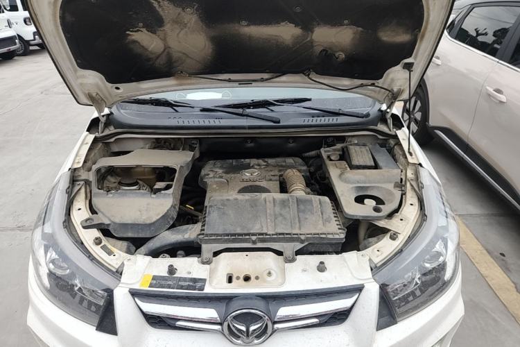 Used HYOSOW S3 2014 1.5L Luxury Version China IV Emission Standard Engine Bay