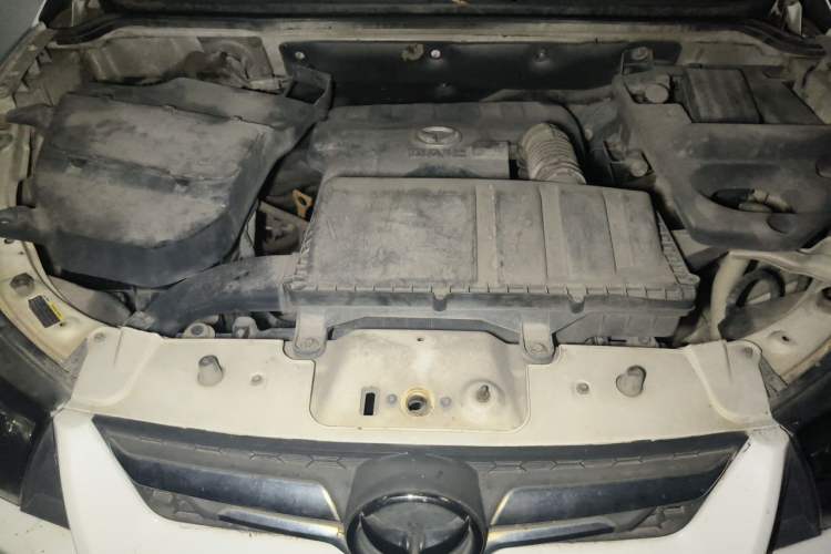 Used HYOSOW S3 2014 1.5L Luxury Version China IV Emission Standard Engine Bay