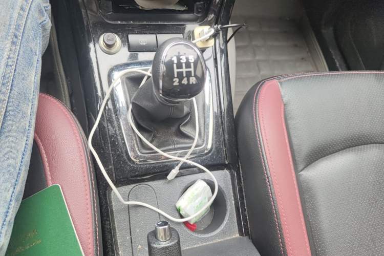 Used HYOSOW S3 2014 1.5L Luxury Version China IV Emission Standard Gear Lever