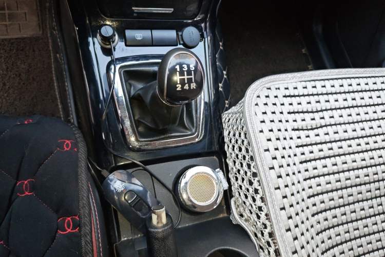 Used HYOSOW S3 2014 1.5L Comfort Version China IV Emission Standard Gear Lever