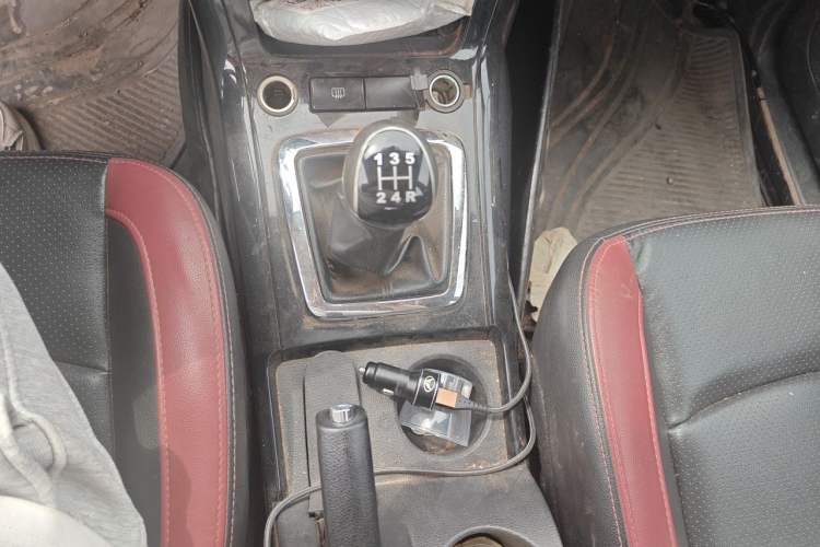 Used HYOSOW S3 2014 1.5L Comfort Version China IV Emission Standard Gear Lever