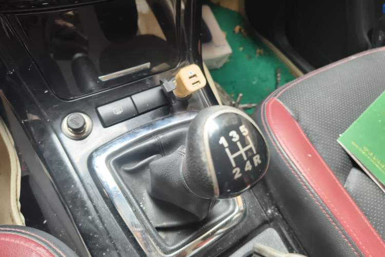 Used HYOSOW S3 2014 1.5L Comfort Version China IV Emission Standard Gear Lever