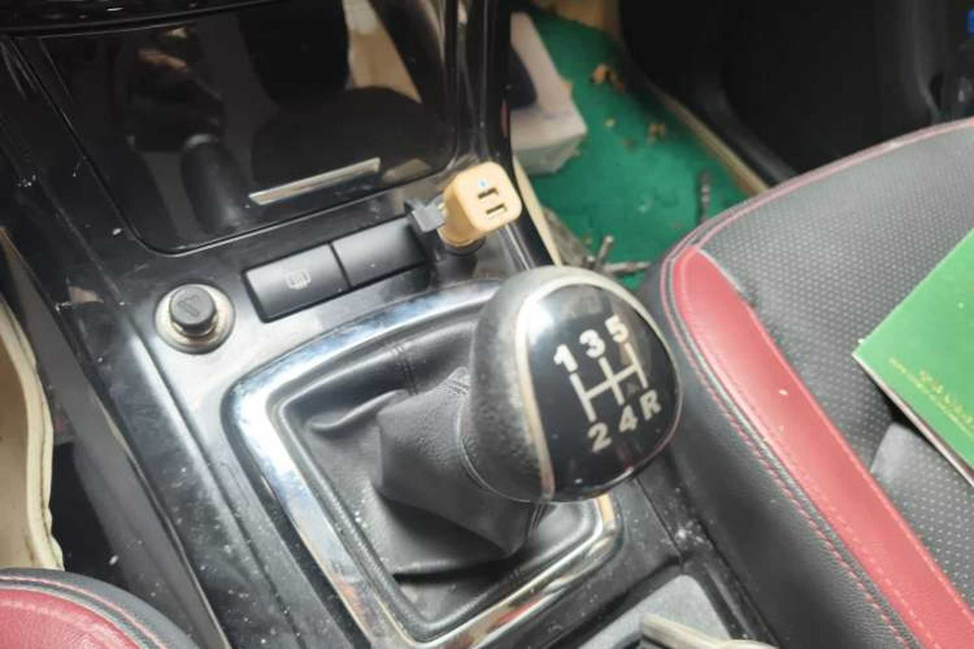 Used HYOSOW S3 2014 1.5L Comfort Version China IV Emission Standard Gear Lever