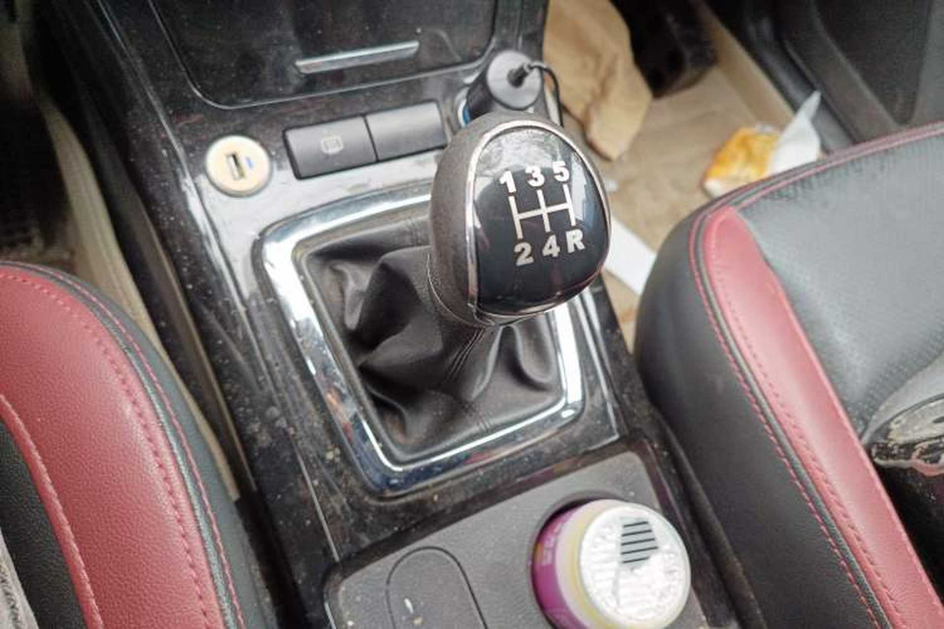 Used HYOSOW S3 2014 1.5L Comfort Version China IV Emission Standard Gear Lever