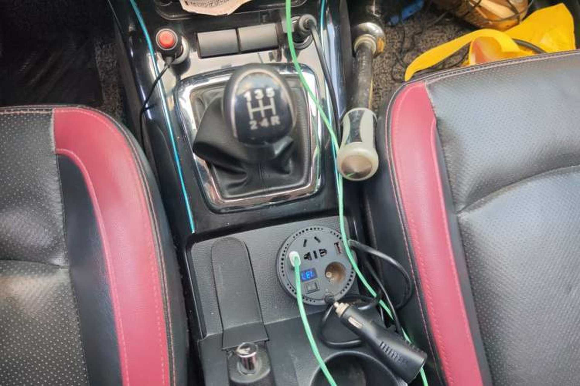 Used HYOSOW S3 2014 1.5L Luxury Version China IV Emission Standard Gear Lever