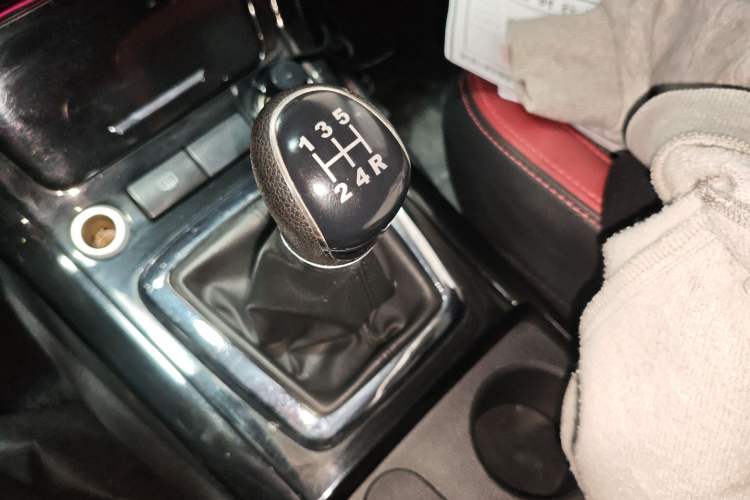 Used HYOSOW S3 2014 1.5L Comfort Version China IV Emission Standard Gear Lever